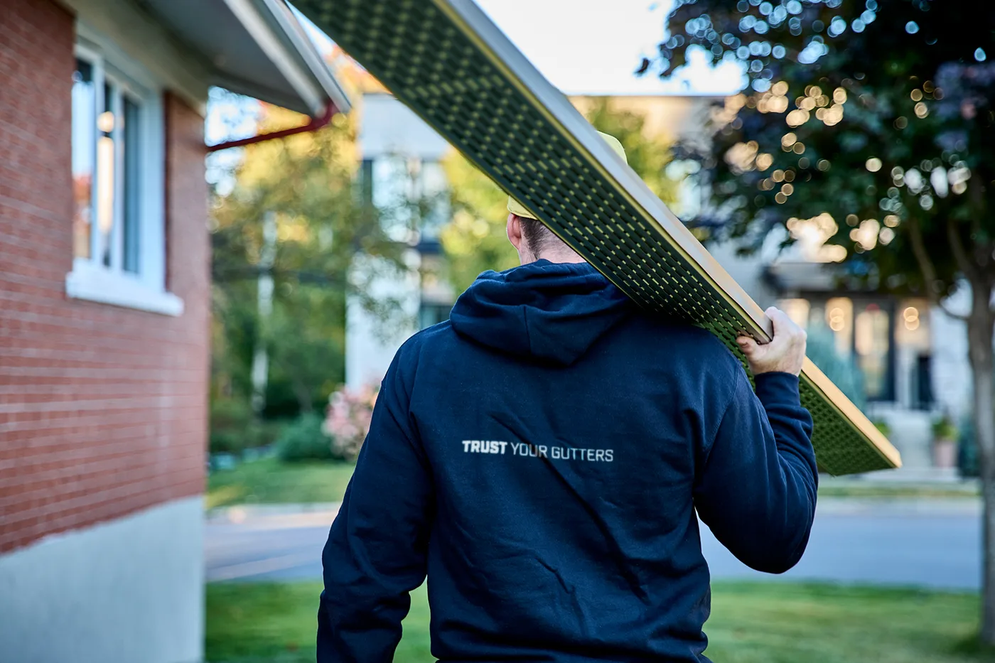 Installation de gouttières adaptée à votre maison par notre équipe locale